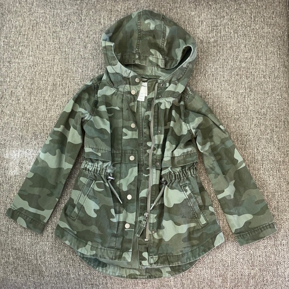 Old Navy Girls Camo Jacket Size 5 - Picture 1 of 5